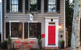 The Poppy Georgetown Guesthouse And Gardens